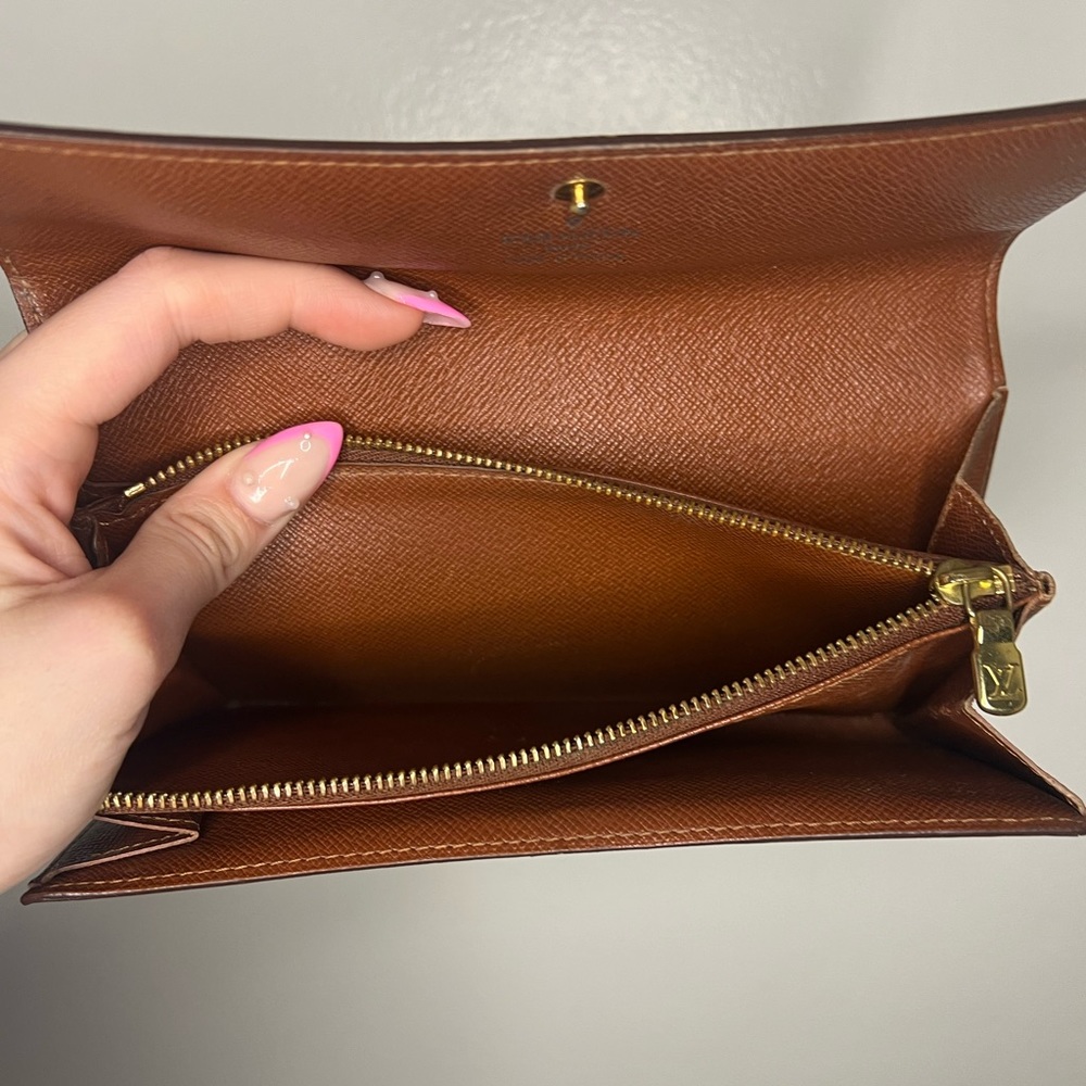 Authentic Louis Vuitton Wallet LV - Picture 9 of 11